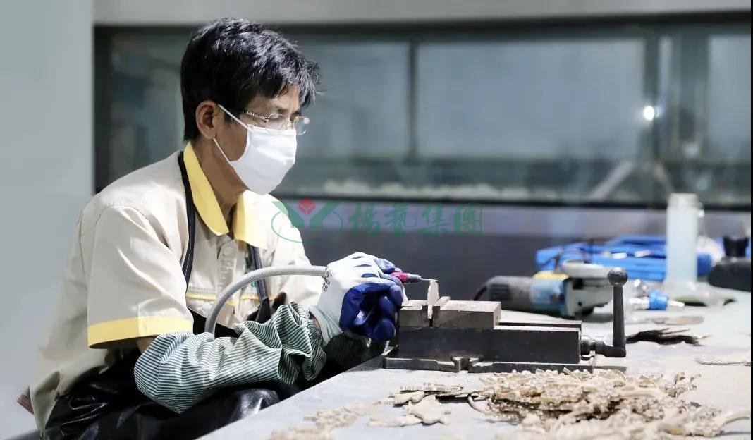 <strong>铜艺术品</strong>