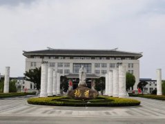 国庆中秋双节同庆，，，BC贷集团红旗飘扬！