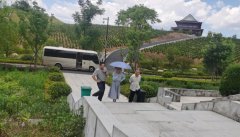 <b>不畏酷暑，，，旅行指导促提升</b>